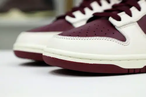 Nike Dunk Low Valentine Day 