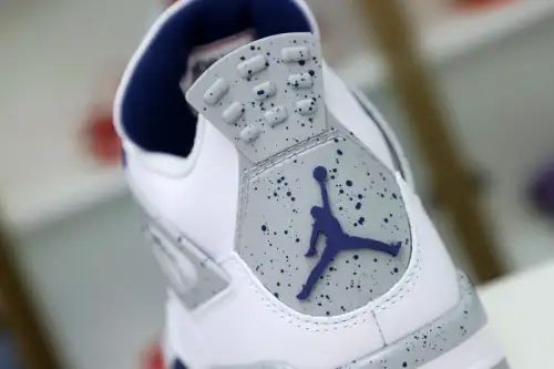 Air Jordan 4 Retro 