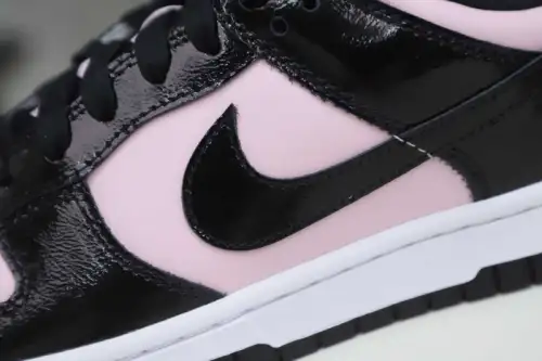 Nike Dunk Low Ess 