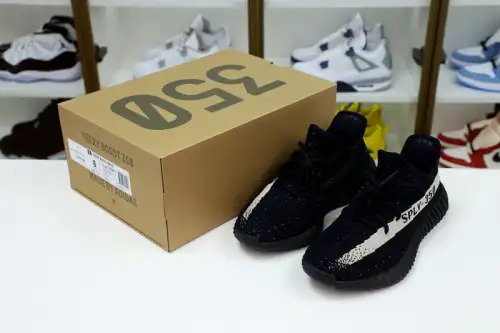 Yeezy Boost 350 V2 