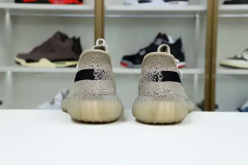 Yeezy Boost 350 V2 