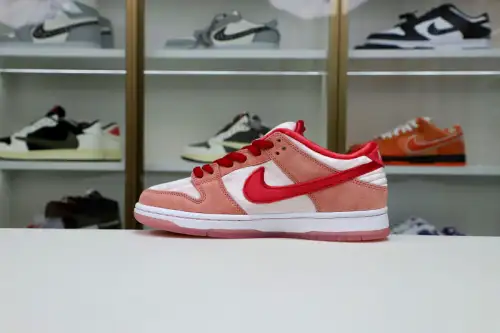 Strangelove X Dunk Low Sb 
