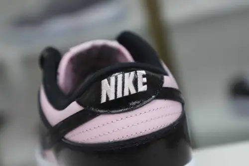 Nike Dunk Low Ess 