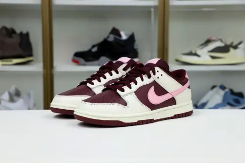 Nike Dunk Low Valentine Day 