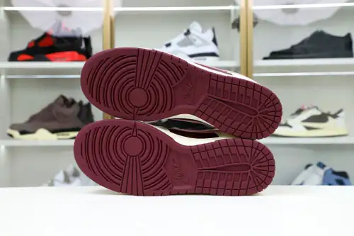 Nike Dunk Low Valentine Day 