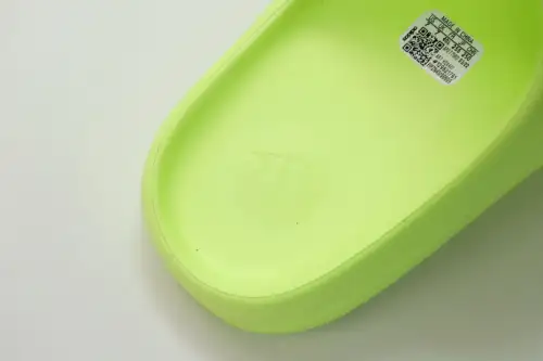 Yeezy Slide 