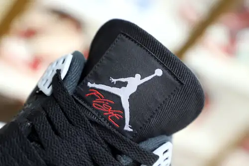 Air Jordan 4 