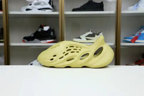 Yeezy Foam Runner 