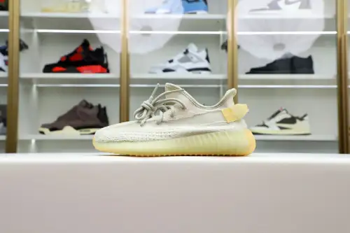 Yeezy Boost 350 V2 
