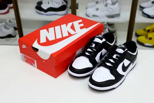 Dunk Low Panda 