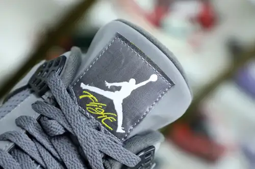 Air Jordan 4 Retro 