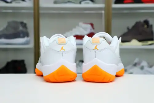Wmns Air Jordan 11 Retro Low 