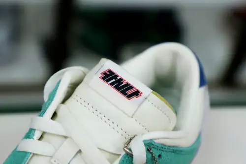 Kasina X Dunk Low 