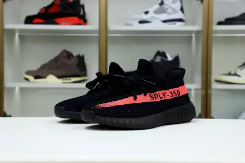Yeezy Boost 350 V2 