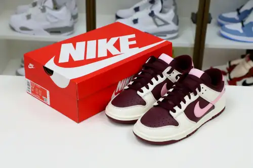 Nike Dunk Low Valentine Day