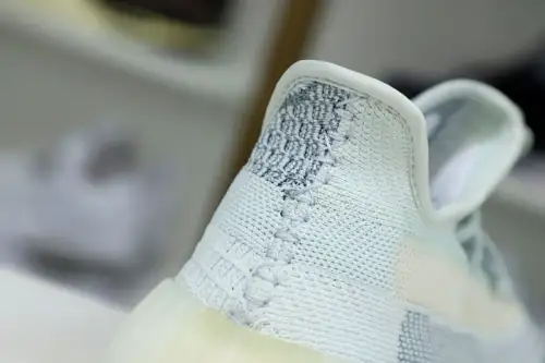 Yeezy Boost 350 V2 