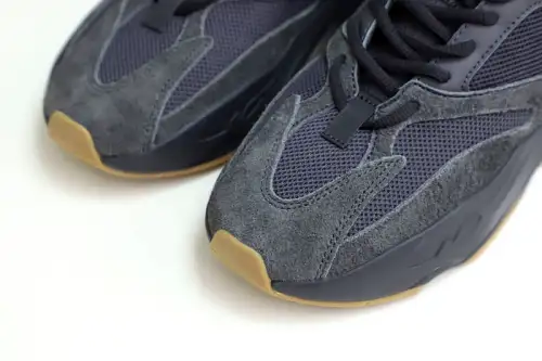 Yeezy Boost 700 
