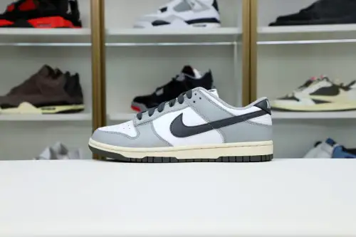 Nike Dunk Low Light Smoke Grey 