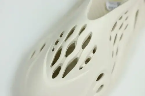 Yeezy Foam Runner 
