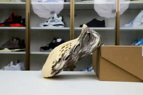Yeezy Foam Runner 