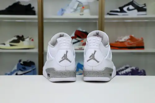 Air Jordan 4 Retro 