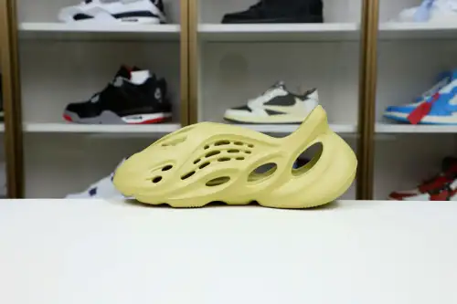 Yeezy Foam Runner 
