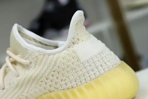 Yeezy Boost 350 V2 