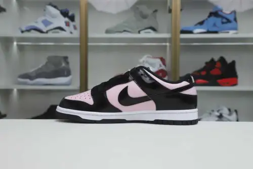 Nike Dunk Low Ess 