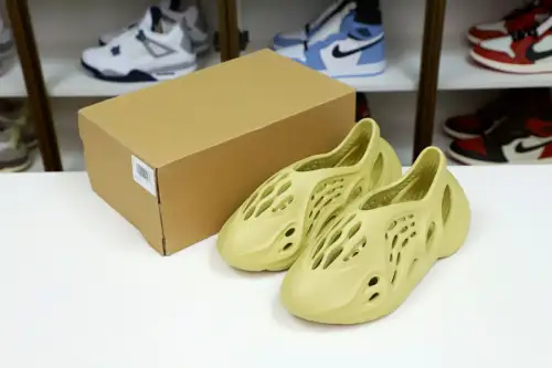 Yeezy Foam Runner 