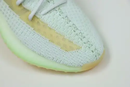 Yeezy Boost 350 V2 
