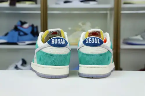 Kasina X Dunk Low 