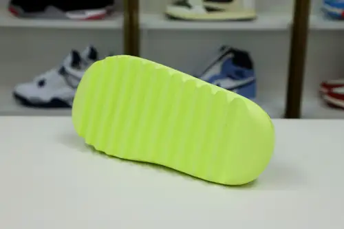 Yeezy Slide 