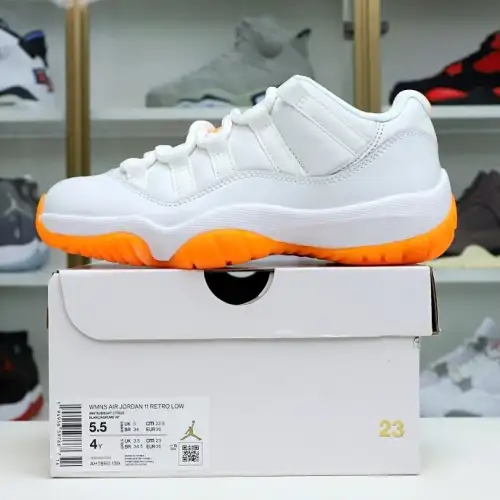 Wmns Air Jordan 11 Retro Low 