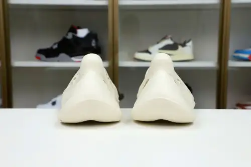 Yeezy Foam Runner 