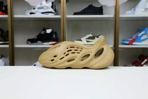 Yeezy Foam Runner 