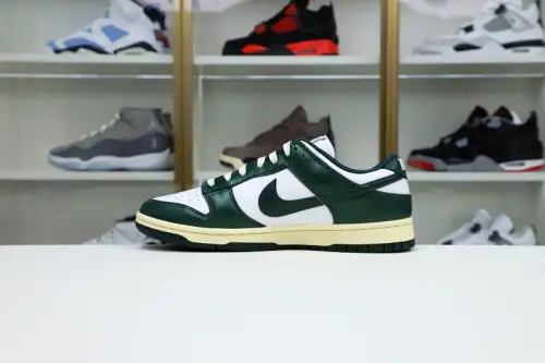 Nike Wmns Dunk Low 