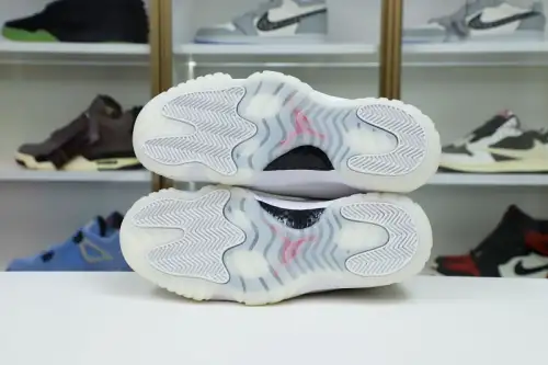 Air Jordan 11 Xi Retro Platinum Tint 