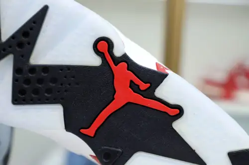 Air Jordan 6 Red Oreo 