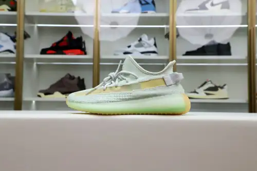 Yeezy Boost 350 V2 