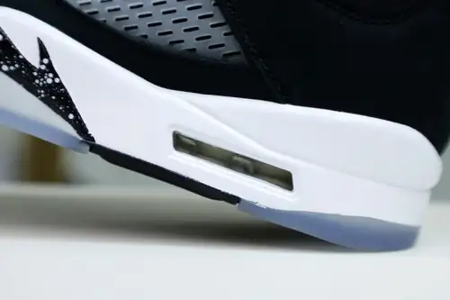 Air Jordan 5 Retro 