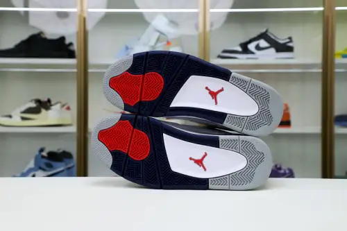 Air Jordan 4 Retro 