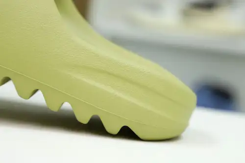 Yeezy Slide 