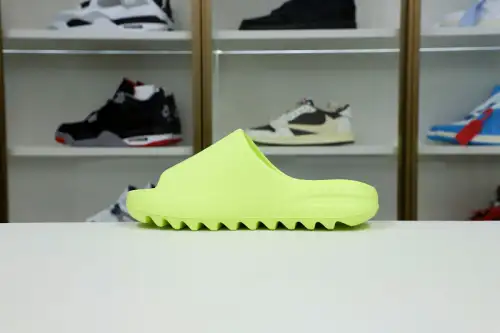 Yeezy Slide 