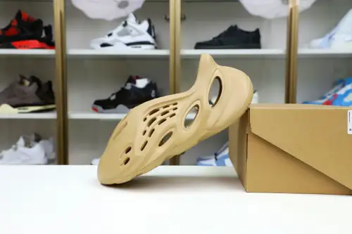 Yeezy Foam Runner 
