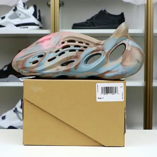 Yeezy Foam Rnnr Mx Sand Grey AF7893