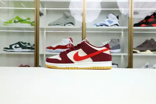 Nike Dunk Sb Low Skate Like A Girl 