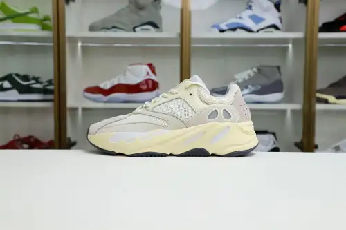 Yeezy Boost 700 