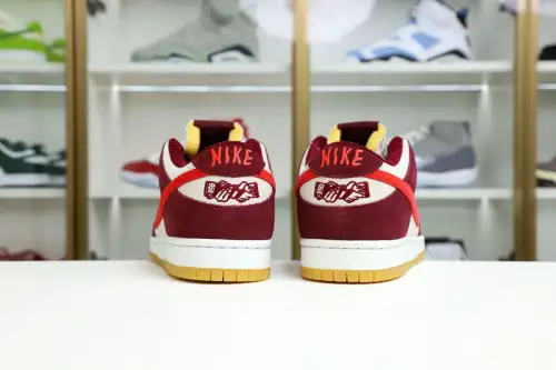 Nike Dunk Sb Low Skate Like A Girl 