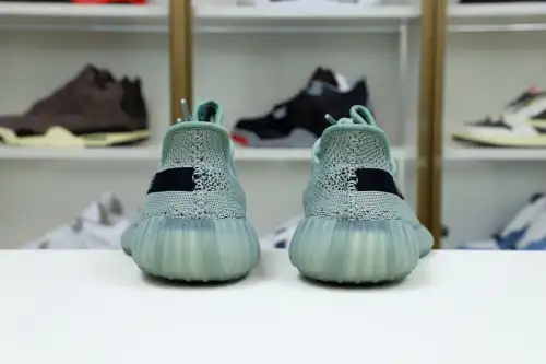 Yeezy Boost 350 V2 