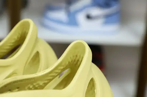 Yeezy Foam Runner 